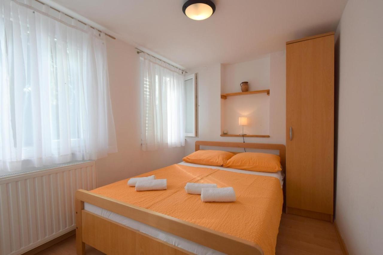 Apartments Julia Čižići Eksteriør bilde