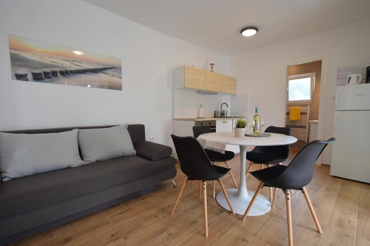Apartments Julia Čižići Eksteriør bilde