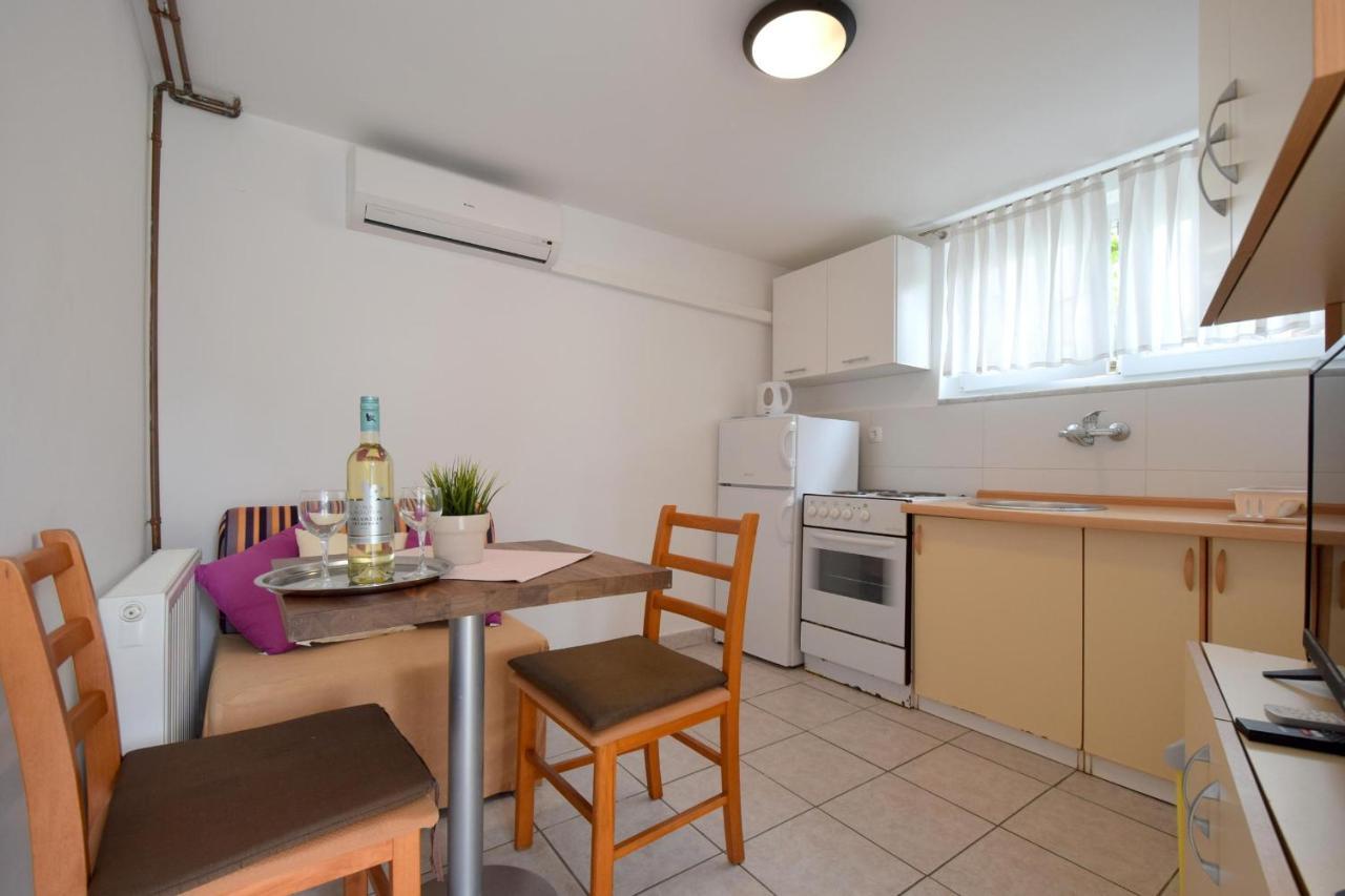 Apartments Julia Čižići Eksteriør bilde