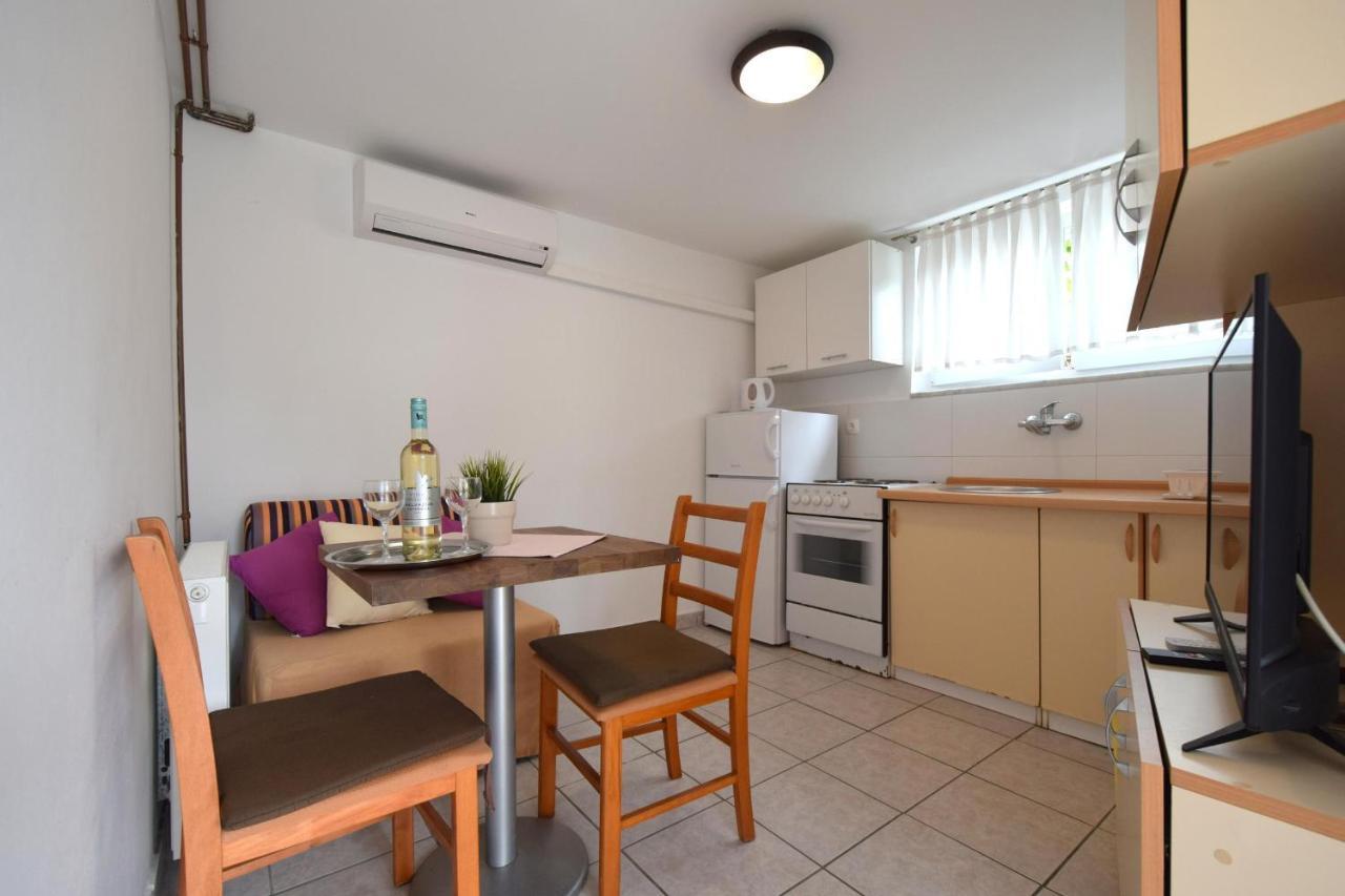 Apartments Julia Čižići Eksteriør bilde