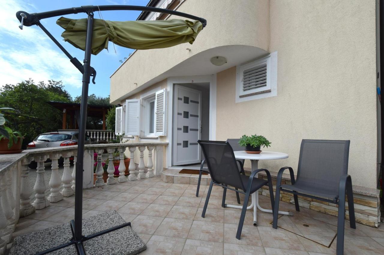 Apartments Julia Čižići Eksteriør bilde