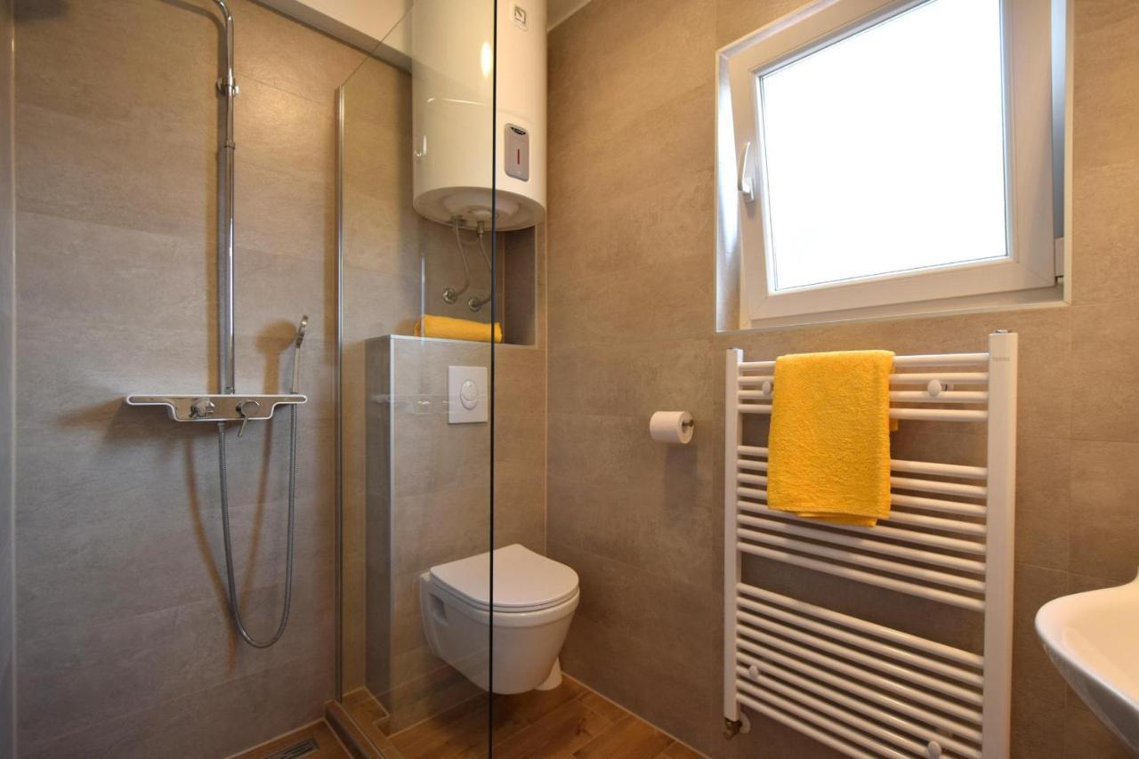 Apartments Julia Čižići Eksteriør bilde
