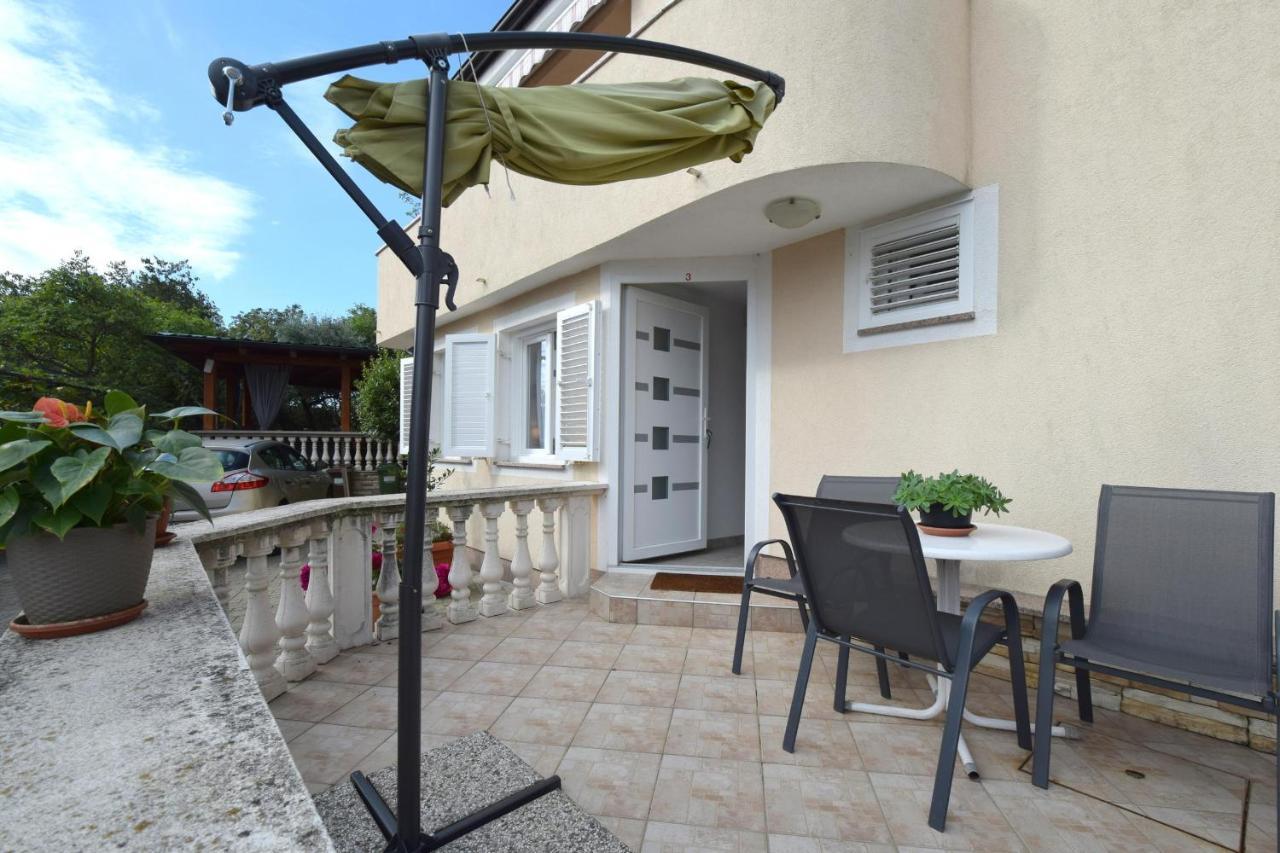 Apartments Julia Čižići Eksteriør bilde