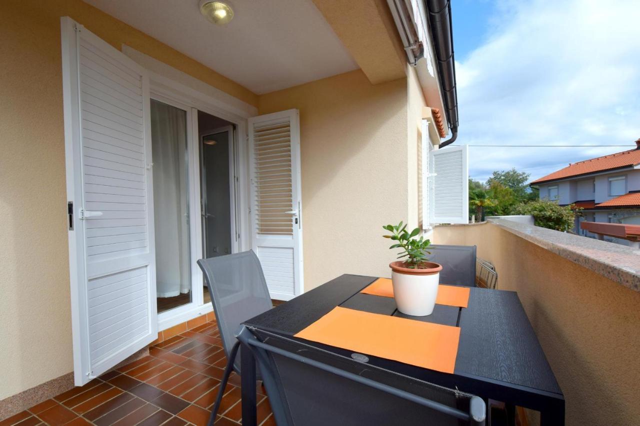 Apartments Julia Čižići Eksteriør bilde